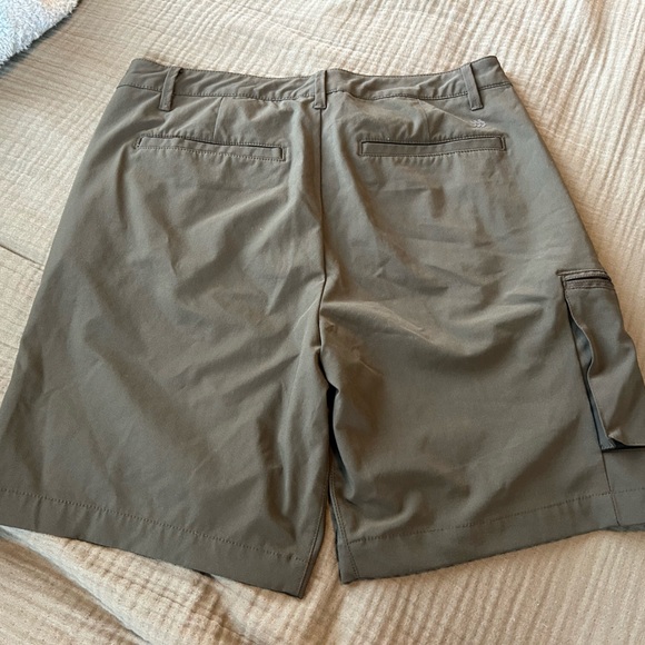 Men’s green shorts All in Motion - Picture 2 of 2